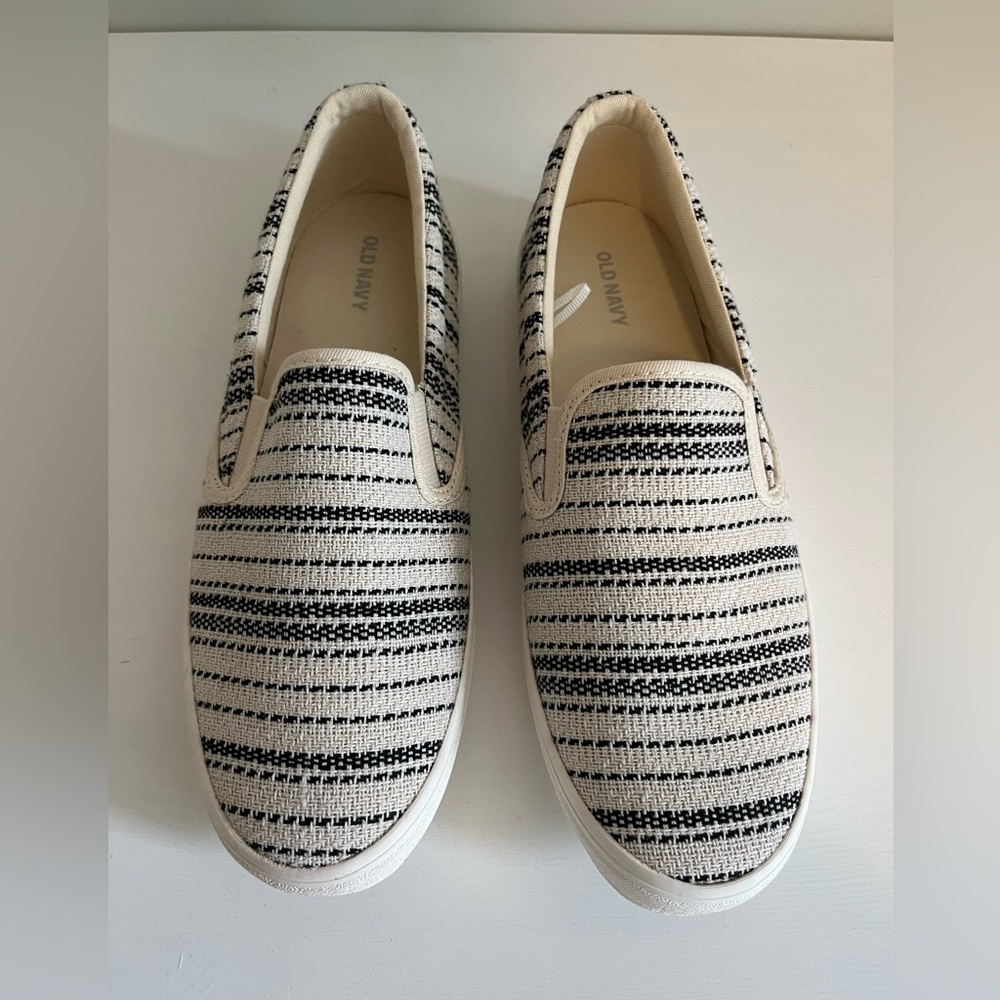 Canvas Striped Sneaker Size 9